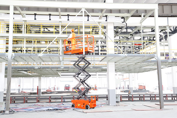 剪叉式高空作業平臺